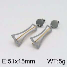 Off-price Earring